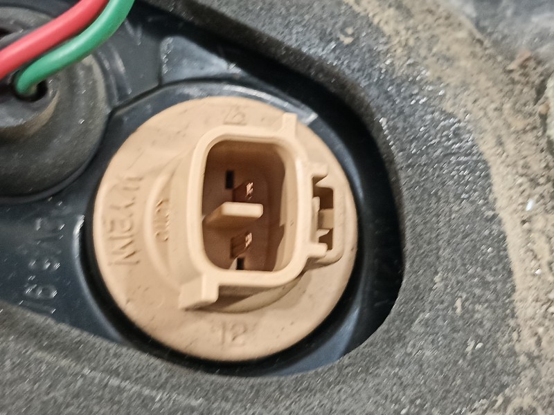 Recambio de piloto trasero izquierdo para mitsubishi grandis (na0w) 2.0 di-d instyle referencia OEM IAM 22087642  