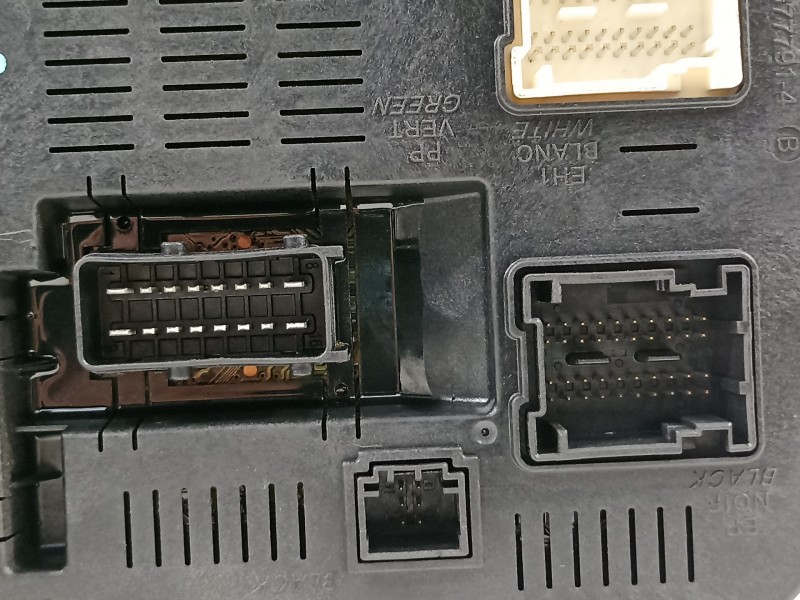 Recambio de caja reles / fusibles para citroën c6 básico referencia OEM IAM 9663510280  