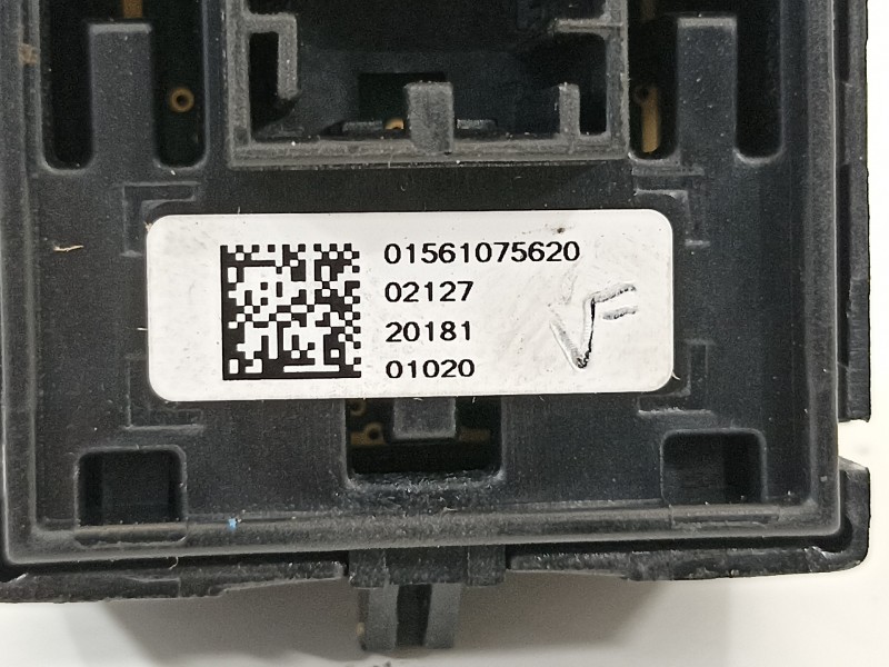 Recambio de mando elevalunas trasero derecho para alfa romeo stelvio (630) quadrifoglio 4wd referencia OEM IAM 156116962  