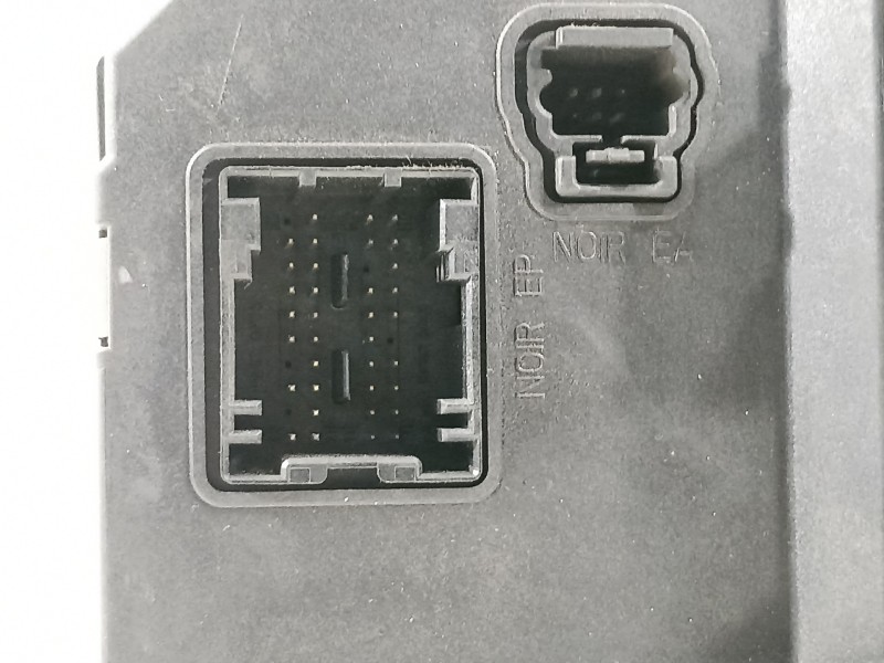 Recambio de caja reles / fusibles para peugeot 407 st confort referencia OEM IAM 9655708480  