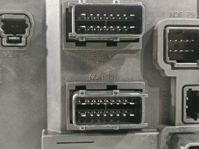 Recambio de caja reles / fusibles para peugeot 407 st confort referencia OEM IAM 9655708480  