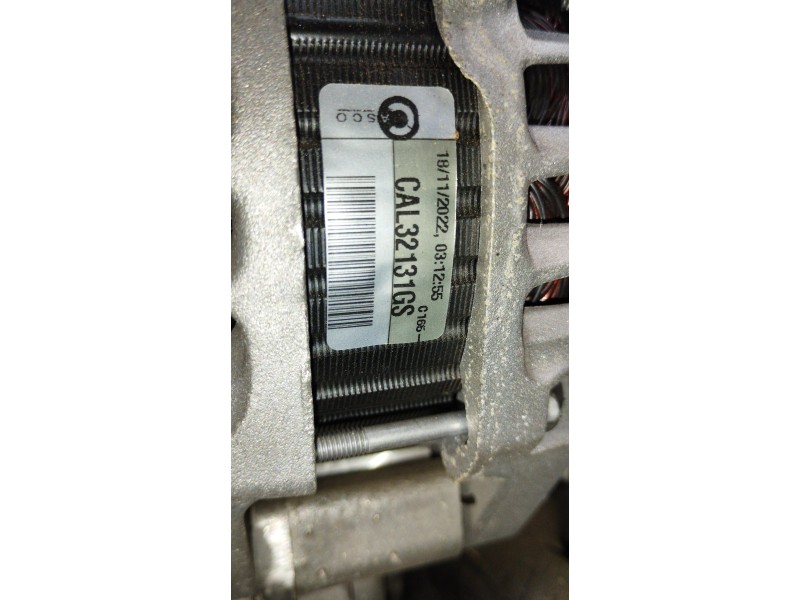 Recambio de alternador para hyundai i30 comfort referencia OEM IAM 373002B101 CAL32131GS 2655447