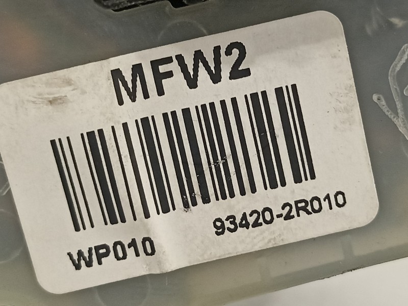 Recambio de mando limpia para hyundai i30 comfort referencia OEM IAM 934202R010  