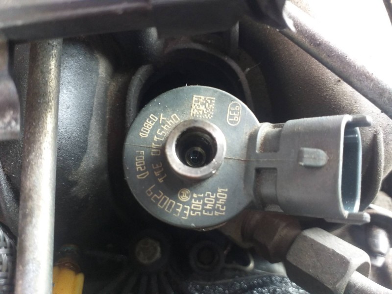 Recambio de inyector para peugeot partner kasten confort l2 referencia OEM IAM 0445110311  