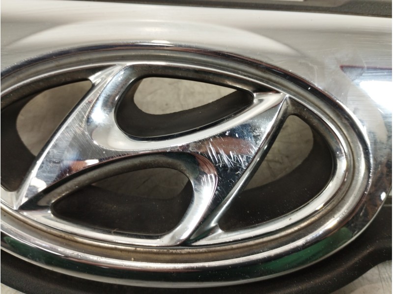 Recambio de rejilla delantera para hyundai i30 comfort referencia OEM IAM 863512R000 865802R000 
