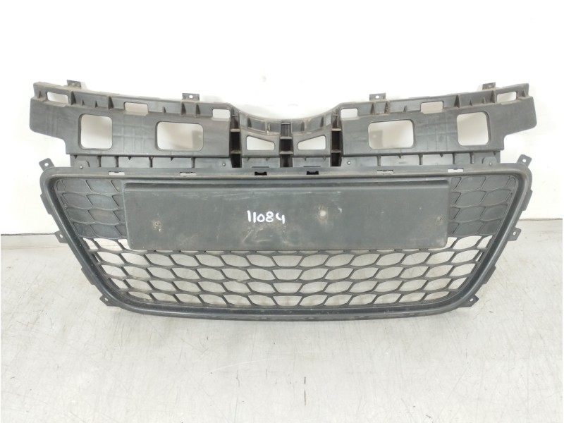 Recambio de rejilla paragolpes delantero para hyundai i30 comfort referencia OEM IAM 865612R000 865802R000 