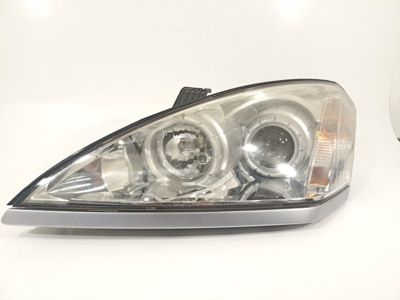 Recambio de faro izquierdo para ssangyong kyron 200 xdi limited referencia OEM IAM 8310309101  