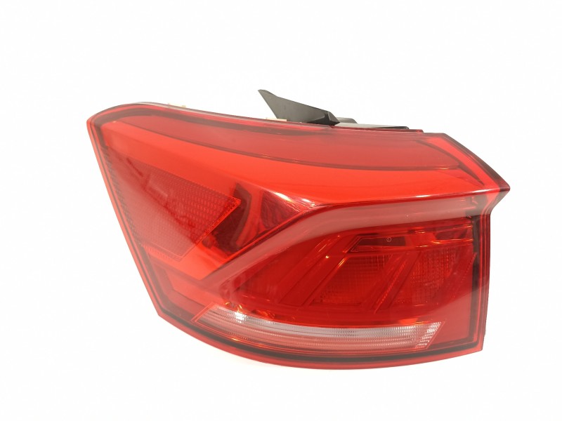 Recambio de piloto trasero izquierdo para volkswagen t-roc advance referencia OEM IAM 2GA945095  