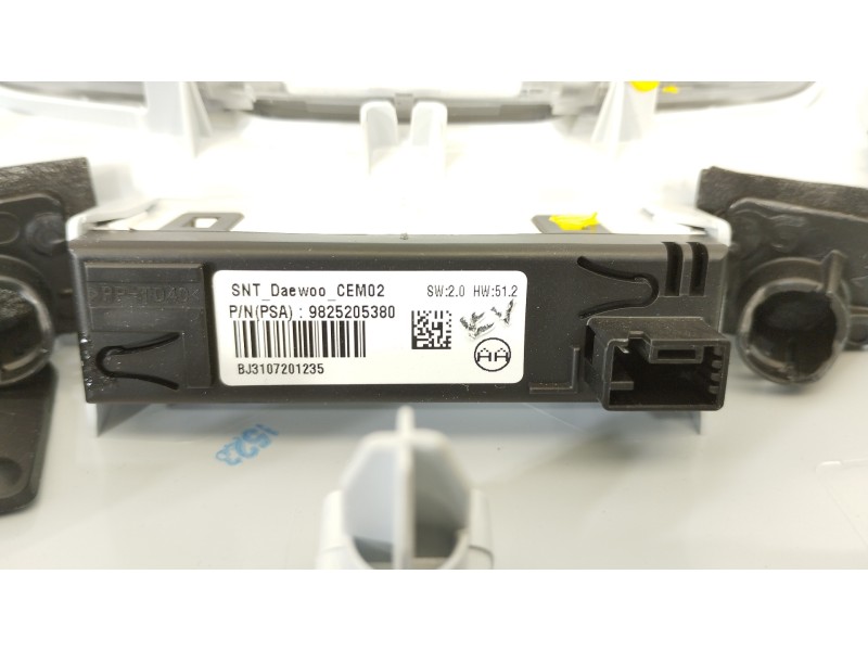 Recambio de luz interior para peugeot 208 (2020) n208 active referencia OEM IAM 96887290PR 9825205380 