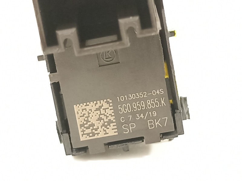 Recambio de mando elevalunas trasero derecho para volkswagen t-roc advance referencia OEM IAM 5G0959855K  