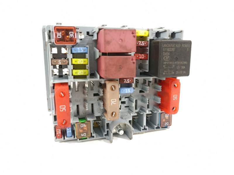 Recambio de caja reles / fusibles para alfa romeo stelvio (630) quadrifoglio 4wd referencia OEM IAM 51987784  