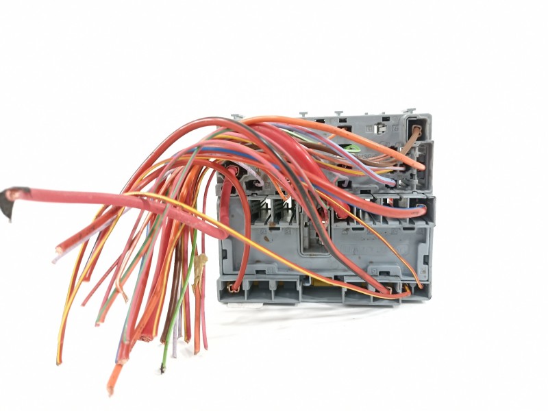 Recambio de caja reles / fusibles para alfa romeo stelvio (630) quadrifoglio 4wd referencia OEM IAM 51987784  