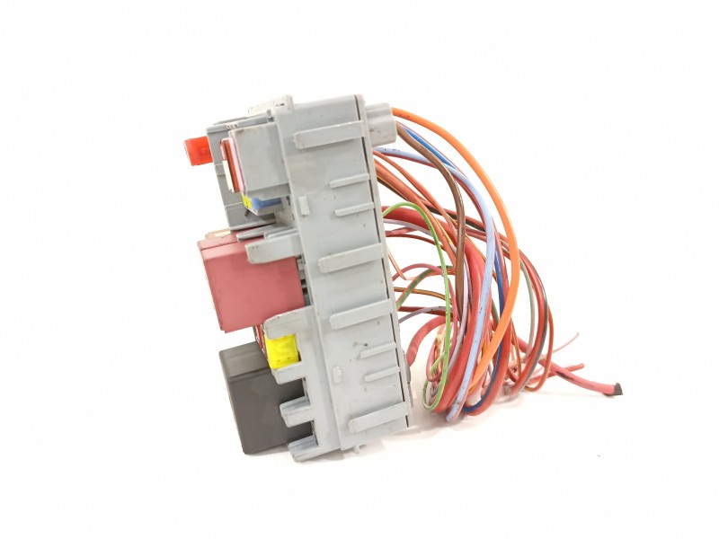 Recambio de caja reles / fusibles para alfa romeo stelvio (630) quadrifoglio 4wd referencia OEM IAM 51987784  