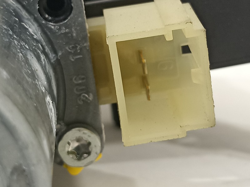 Recambio de motor elevalunas delantero derecho para volkswagen t-roc advance referencia OEM IAM 5Q0959801A  