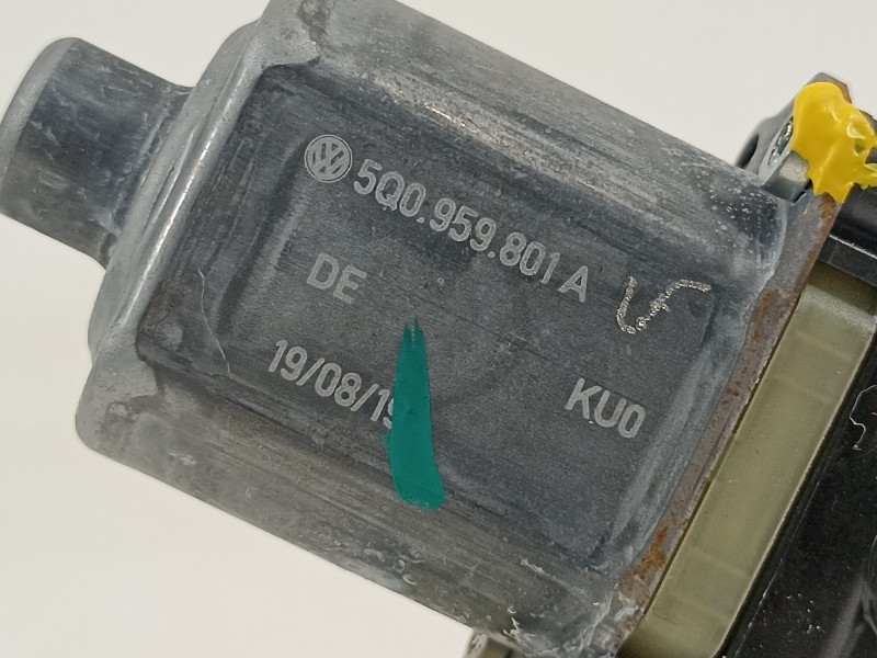 Recambio de motor elevalunas delantero derecho para volkswagen t-roc advance referencia OEM IAM 5Q0959801A  