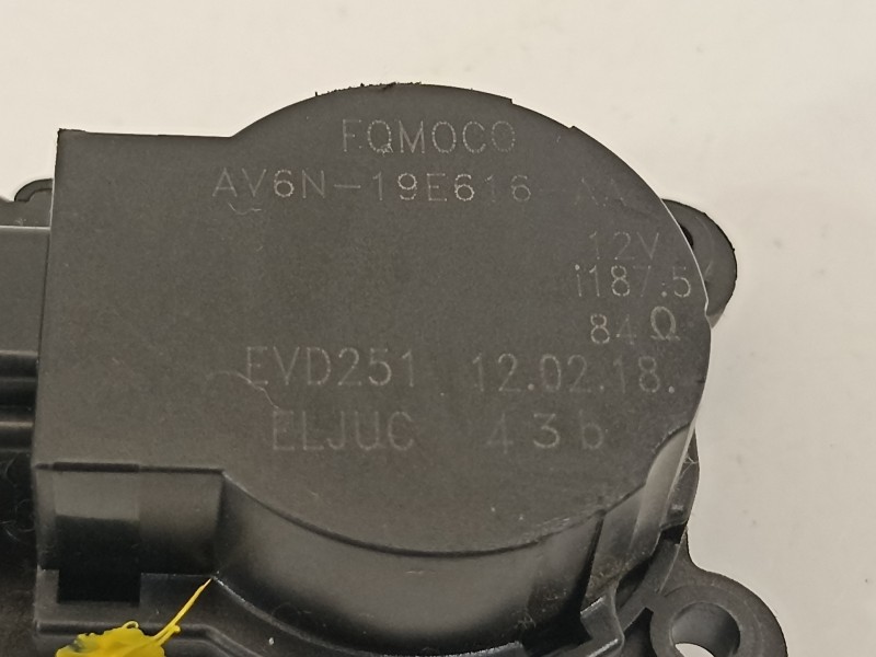 Recambio de motor apertura trampillas climatizador para ford focus lim. titanium referencia OEM IAM AV6N19E616AA  