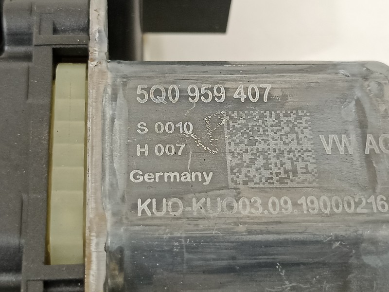 Recambio de elevalunas trasero izquierdo para volkswagen t-roc advance referencia OEM IAM 2GA839461G  5Q0959407