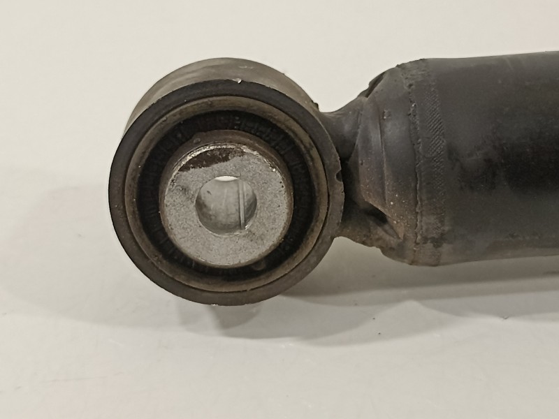 Recambio de amortiguador trasero derecho para volkswagen t-roc advance referencia OEM IAM 5Q0513049HR  