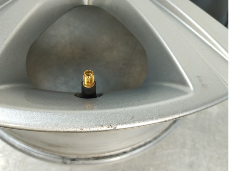 Recambio de llanta para jaguar xk coupé/convertible 4.2 v8 32v cat referencia OEM IAM 6W831007AB  