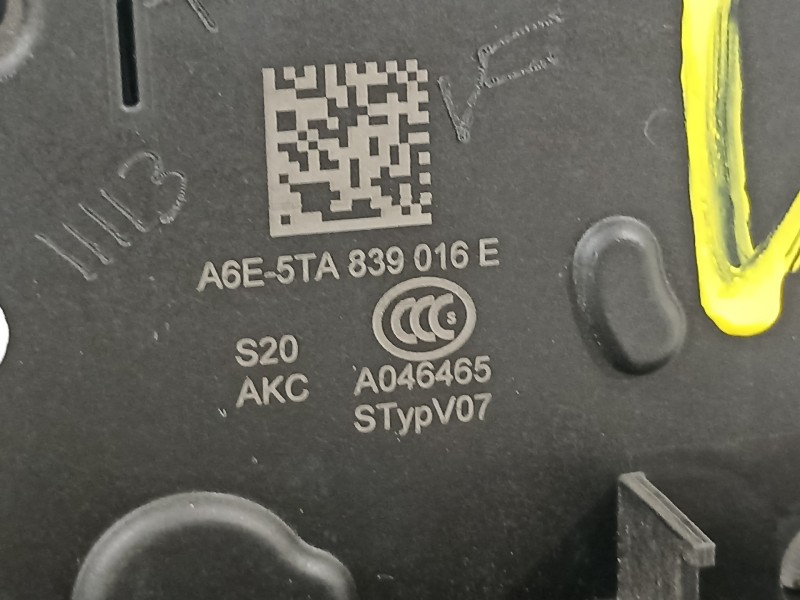 Recambio de cerradura puerta trasera derecha para volkswagen t-roc advance referencia OEM IAM 5TA839016E  