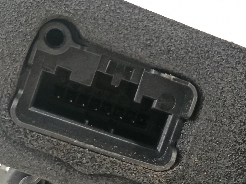 Recambio de cerradura puerta trasera izquierda para volkswagen t-roc advance referencia OEM IAM 5TA839015E  