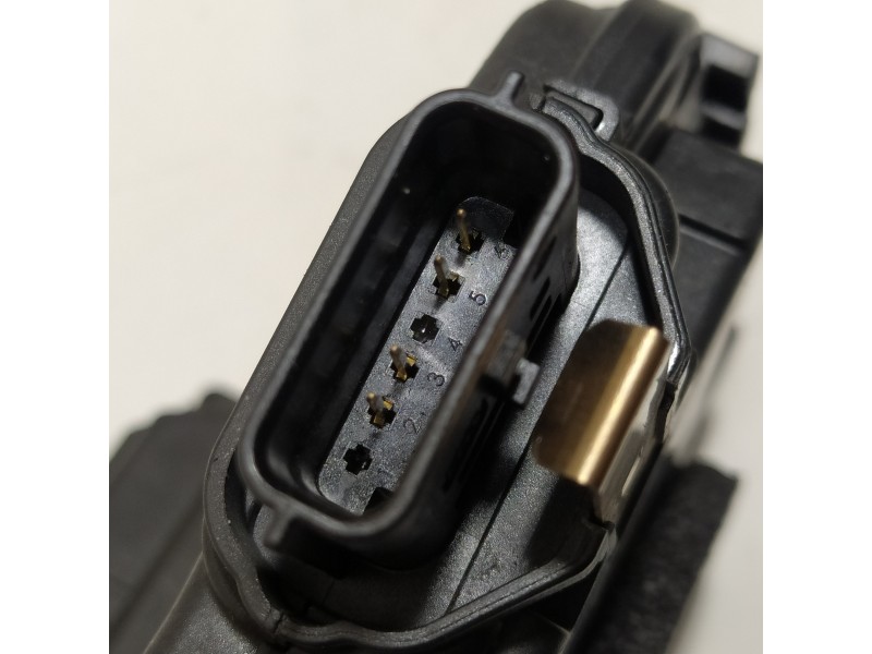 Recambio de cerradura puerta delantera derecha para renault captur intens referencia OEM IAM 805022764R  