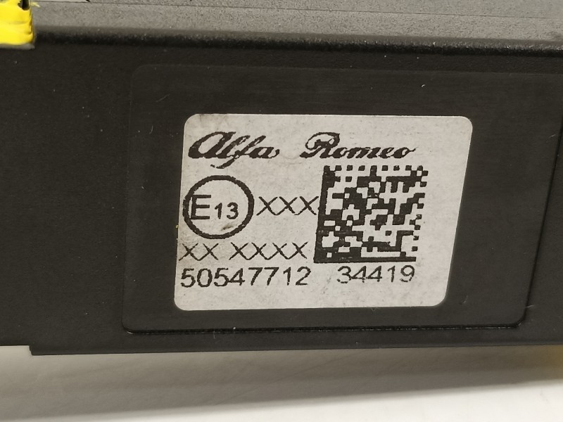 Recambio de antena para alfa romeo stelvio (630) quadrifoglio 4wd referencia OEM IAM 50547712  