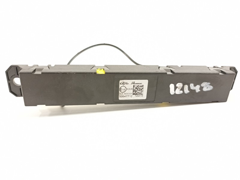 Recambio de antena para alfa romeo stelvio (630) quadrifoglio 4wd referencia OEM IAM 50547712  