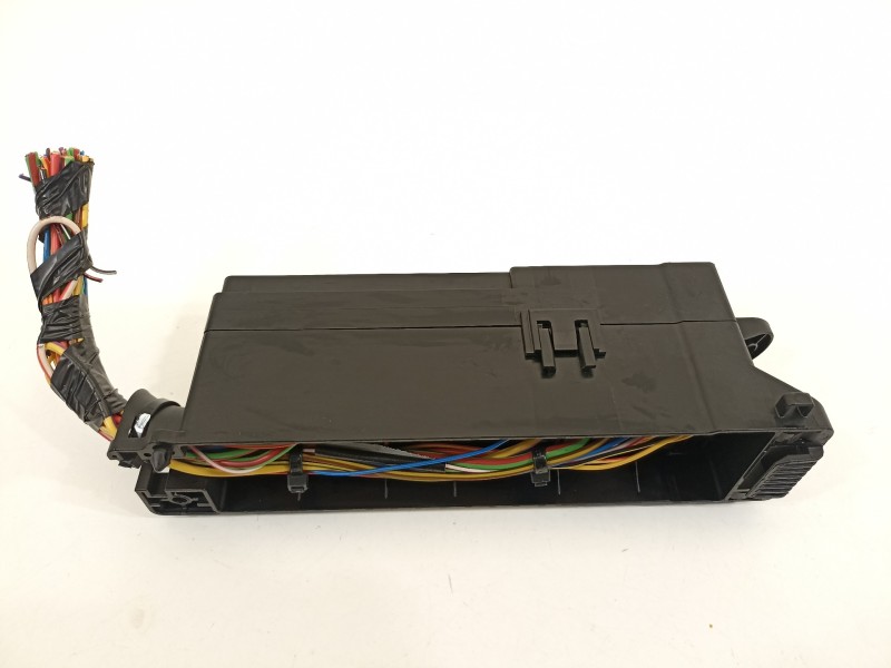 Recambio de caja reles / fusibles para ford focus lim. titanium referencia OEM IAM AV6T14K131AD  