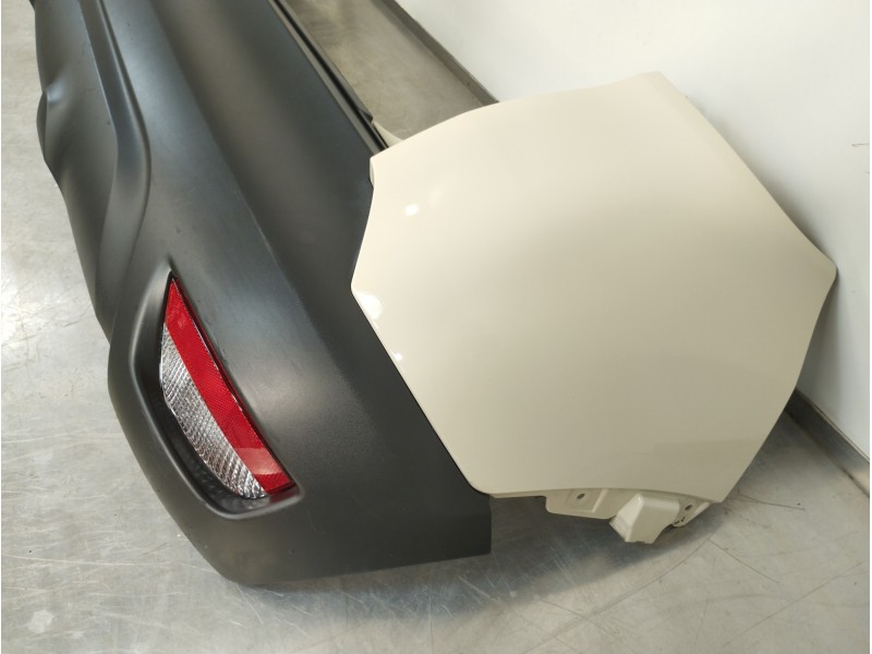 Recambio de paragolpes trasero para renault captur intens referencia OEM IAM 850B27697R  