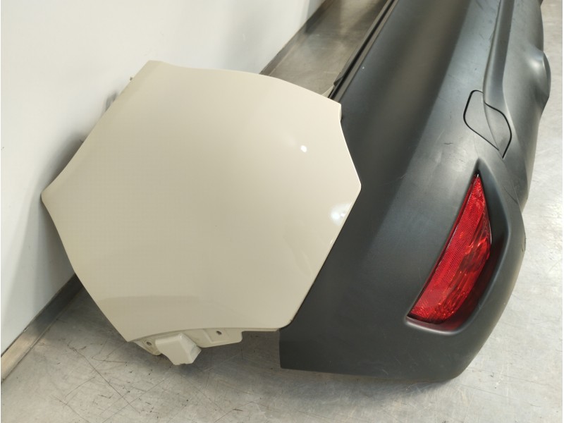 Recambio de paragolpes trasero para renault captur intens referencia OEM IAM 850B27697R  