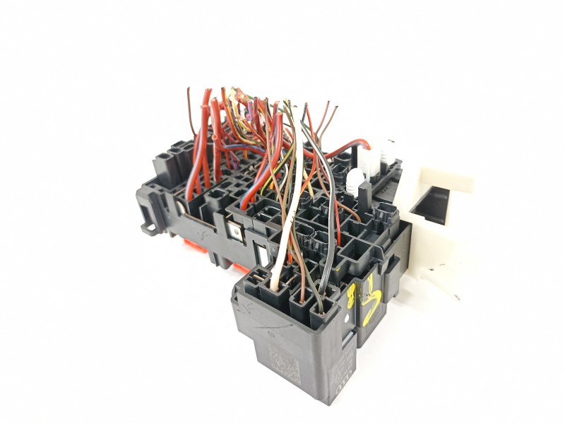 Recambio de caja reles / fusibles para volkswagen t-roc advance referencia OEM IAM 5Q0937615C  