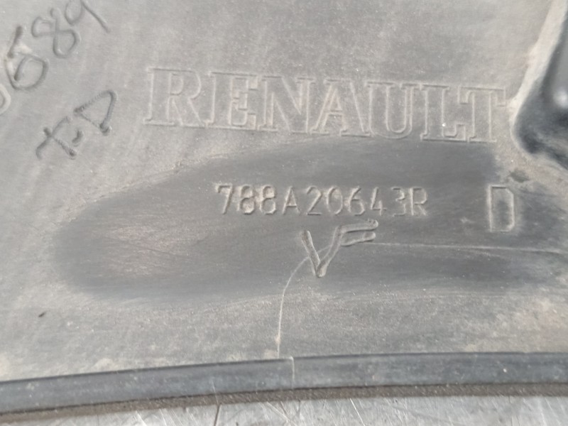 Recambio de aletin trasero derecho para renault captur intens referencia OEM IAM 788A20643R  