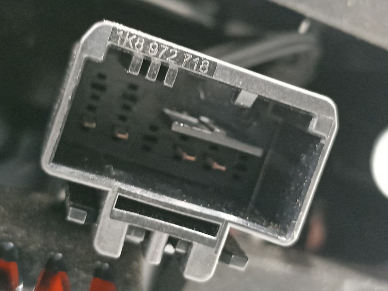 Recambio de piloto trasero derecho en porton para volkswagen t-roc advance referencia OEM IAM 2GA945094  