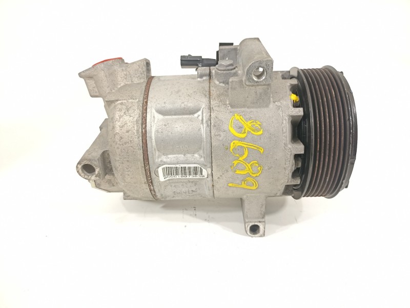 Recambio de compresor aire acondicionado para renault captur intens referencia OEM IAM 926000734R  