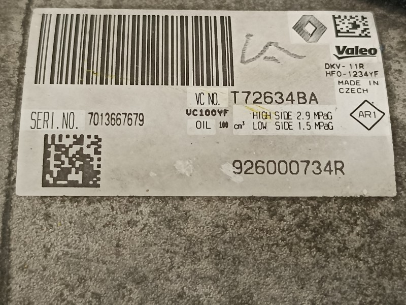 Recambio de compresor aire acondicionado para renault captur intens referencia OEM IAM 926000734R  