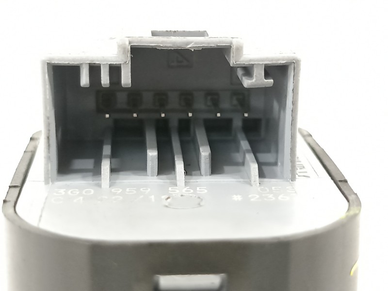 Recambio de mando retrovisor para volkswagen t-roc advance referencia OEM IAM 3G0959565  