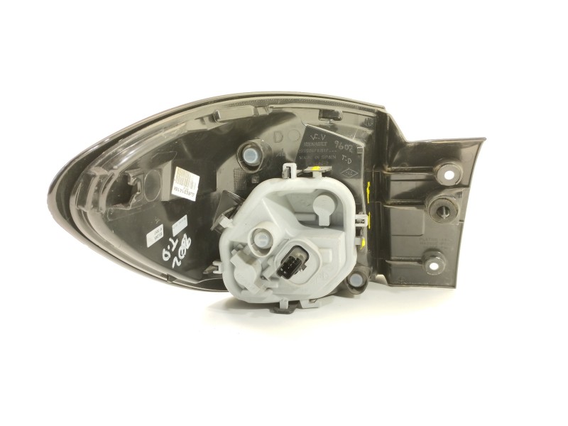 Recambio de piloto trasero derecho para renault captur adventure referencia OEM IAM 265509762R  