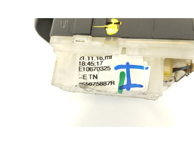 Recambio de mando limpia para renault captur adventure referencia OEM IAM 255675887R E10670325 