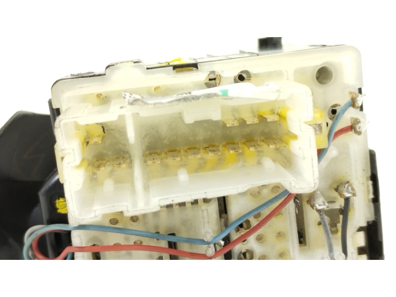 Recambio de mando limpia para renault captur adventure referencia OEM IAM 255675887R E10670325 