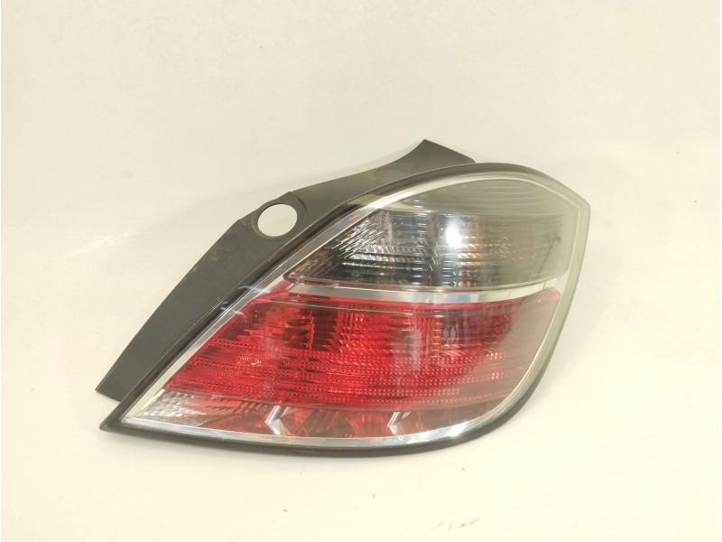 Recambio de piloto trasero derecho para opel astra h ber. cosmo referencia OEM IAM 13222325  