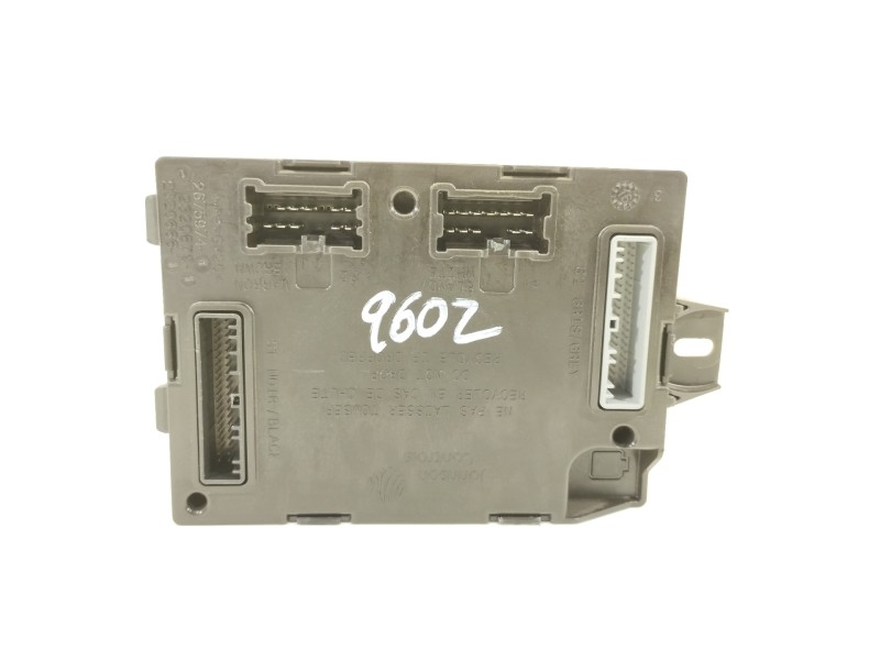 Recambio de modulo electronico para renault captur adventure referencia OEM IAM 284B17543R 25739650 