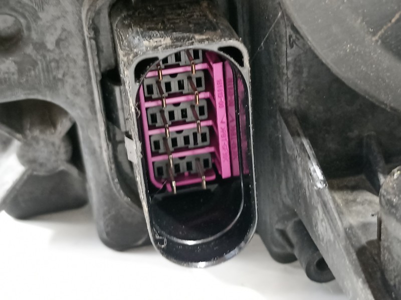 Recambio de faro derecho para volkswagen caddy furgón/kombi furgón bluemotion referencia OEM IAM 2K1941006A  