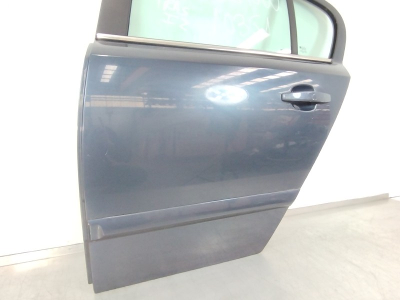 Recambio de puerta trasera izquierda para opel astra h ber. cosmo referencia OEM IAM   