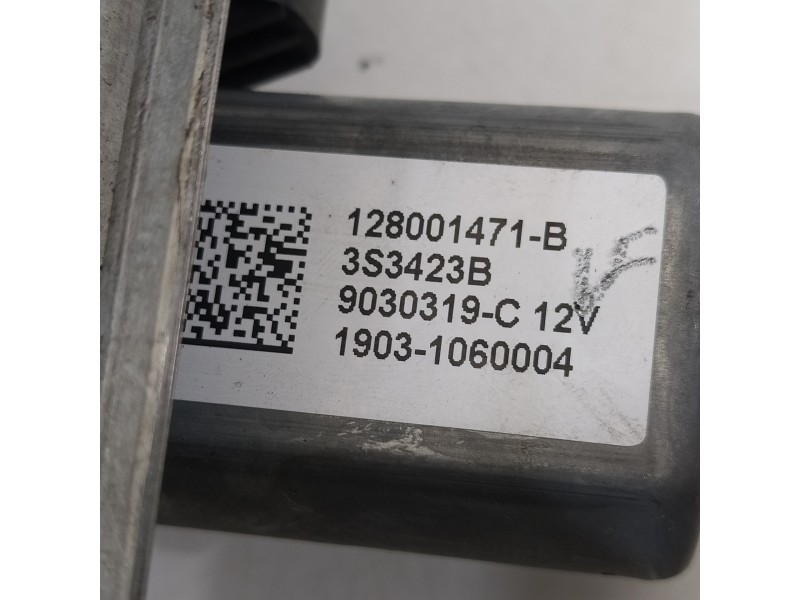 Recambio de elevalunas trasero derecho para renault captur adventure referencia OEM IAM 128001471B 19031060004 