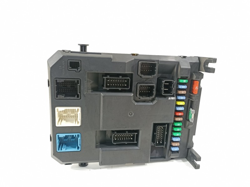 Recambio de caja reles / fusibles para citroën c3 attraction referencia OEM IAM 9666952180  