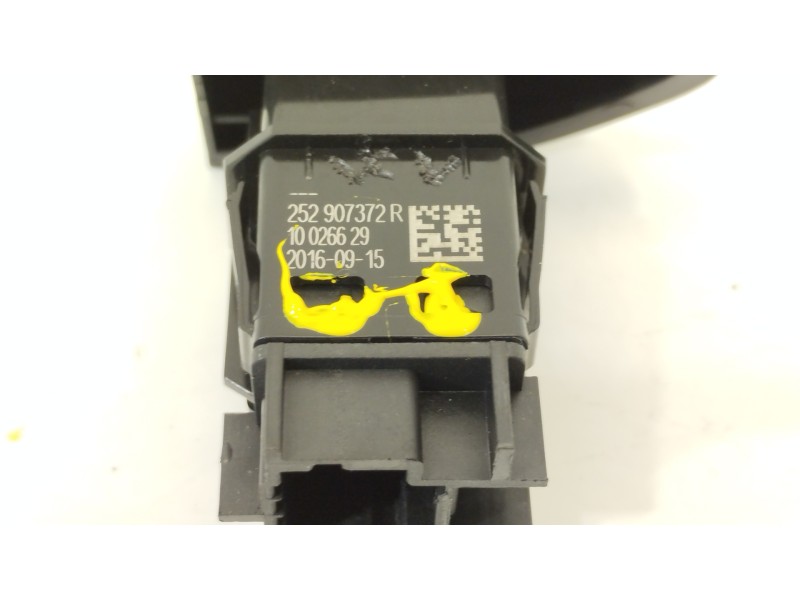 Recambio de warning para renault captur adventure referencia OEM IAM 252907372R  