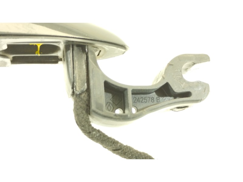 Recambio de maneta exterior delantera izquierda para renault captur adventure referencia OEM IAM 242578B  