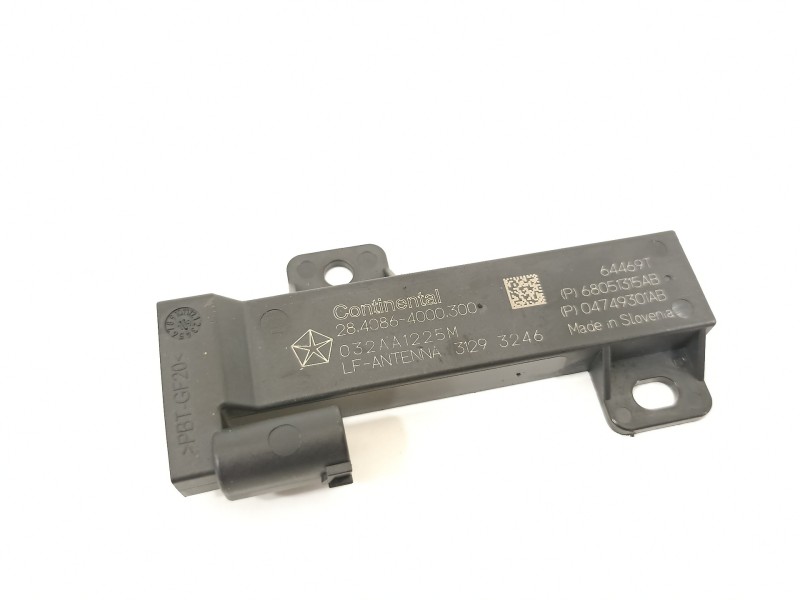 Recambio de antena para alfa romeo stelvio (630) quadrifoglio 4wd referencia OEM IAM 4749301AB 68051315AB 2840864000300