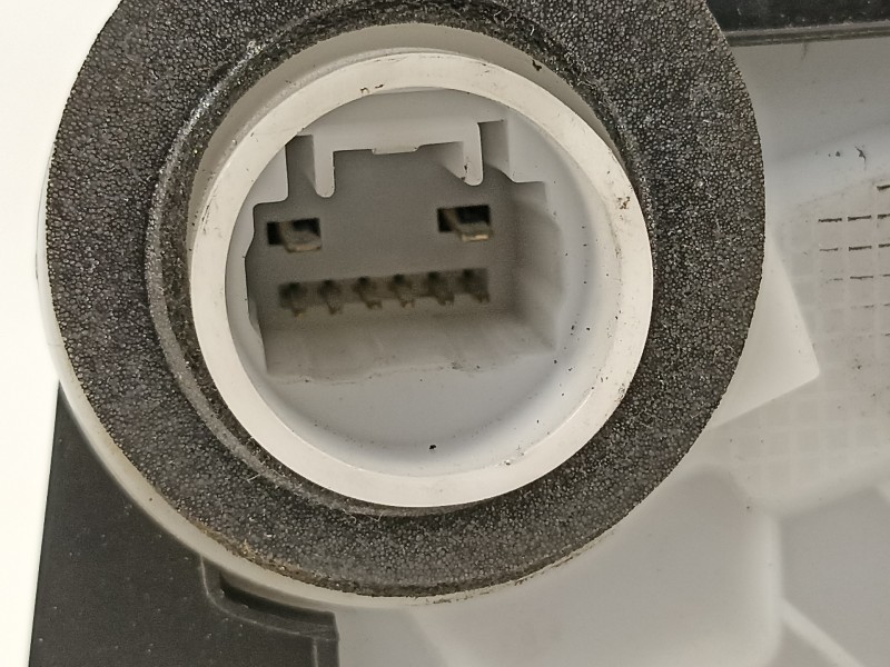 Recambio de cerradura puerta delantera izquierda para toyota yaris 1.3 16v cat referencia OEM IAM 690400D520 T4311140F3 